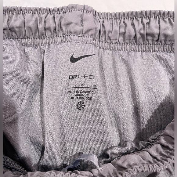 Nike Women's Tempo Running Shorts - Picture 3 of 3